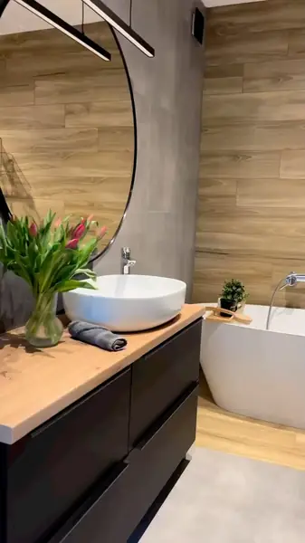 Aynalı banyo dolabı uygulaması