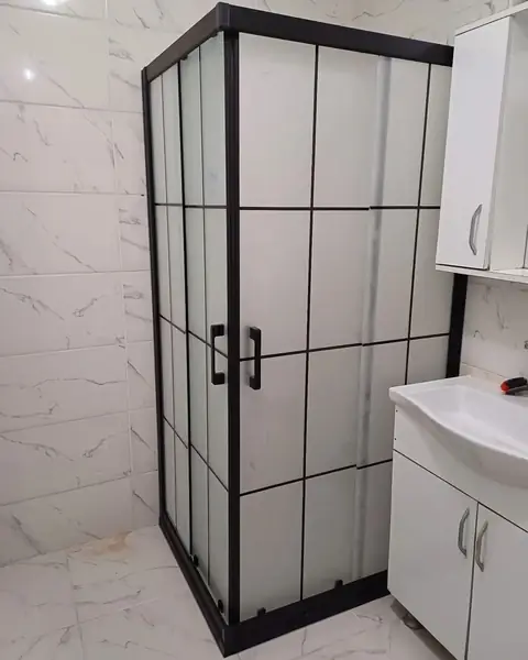 Siyah Duşakabin Modeli