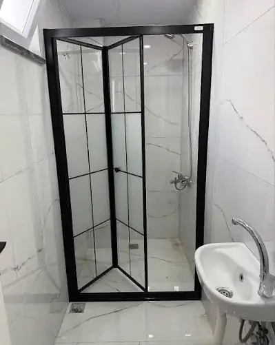 Siyah Duşakabin Modeli